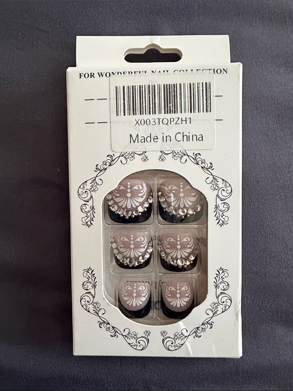 Floral Accent Press-On Nail Set in Soft Pink with Rhinestones - Unbranded